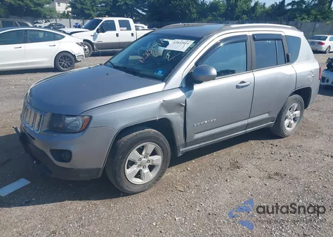 2016 Jeep Compass Latitude z USA, uszkodzony, nr VIN 1C4NJCEA5GD652010
